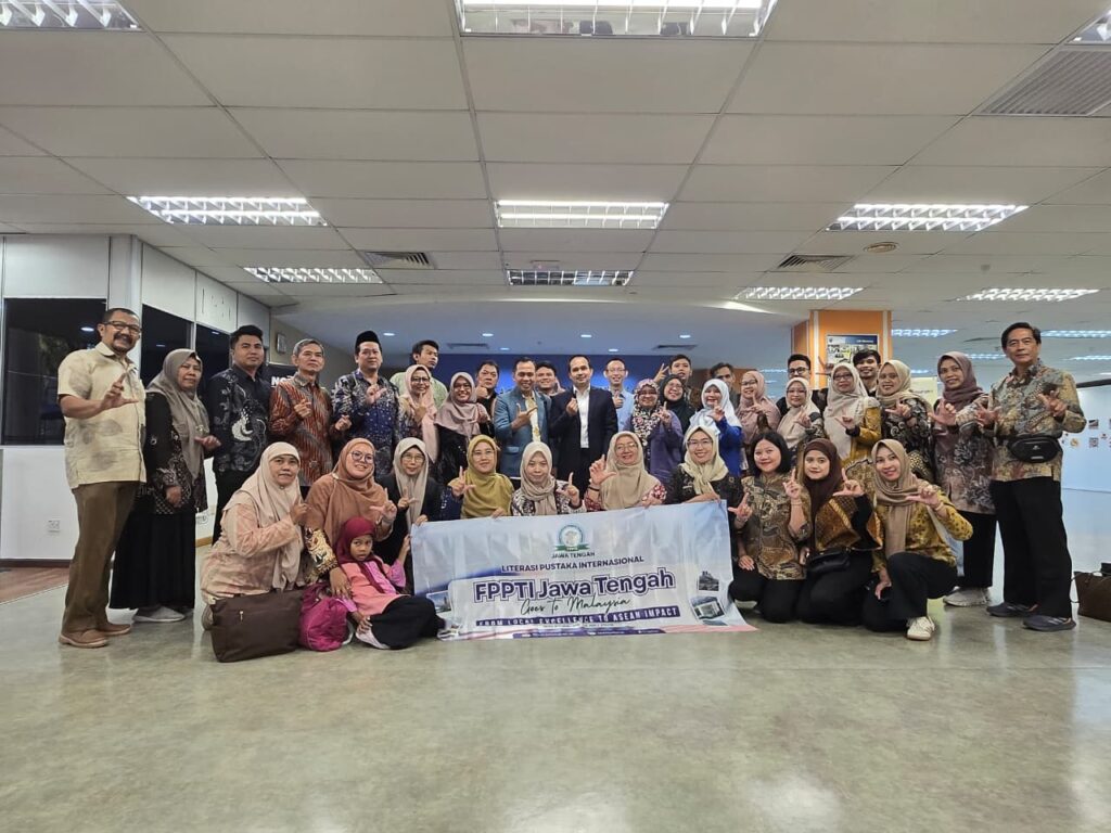 Perkuat Sinergi ASEAN, FPPTI Jateng Gelar Benchmarking Perpustakaan ke Malaysia